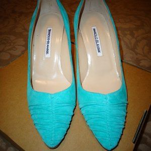 Manolo Blahnik shoes 7 New. Suede leather. Italy